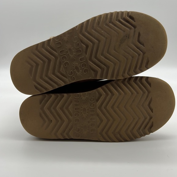 UGG CLASSIC SHORT W BOOTS SX 6 - Picture 3 of 3